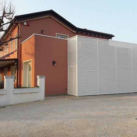 فندق Locanda Mirafiori سان دونا دي بيافي المظهر الخارجي الصورة